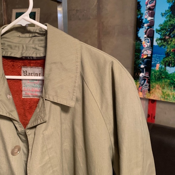 Vintage men’s trench with zip out lining. Fits large. Excellent condition. - Picture 4 of 7